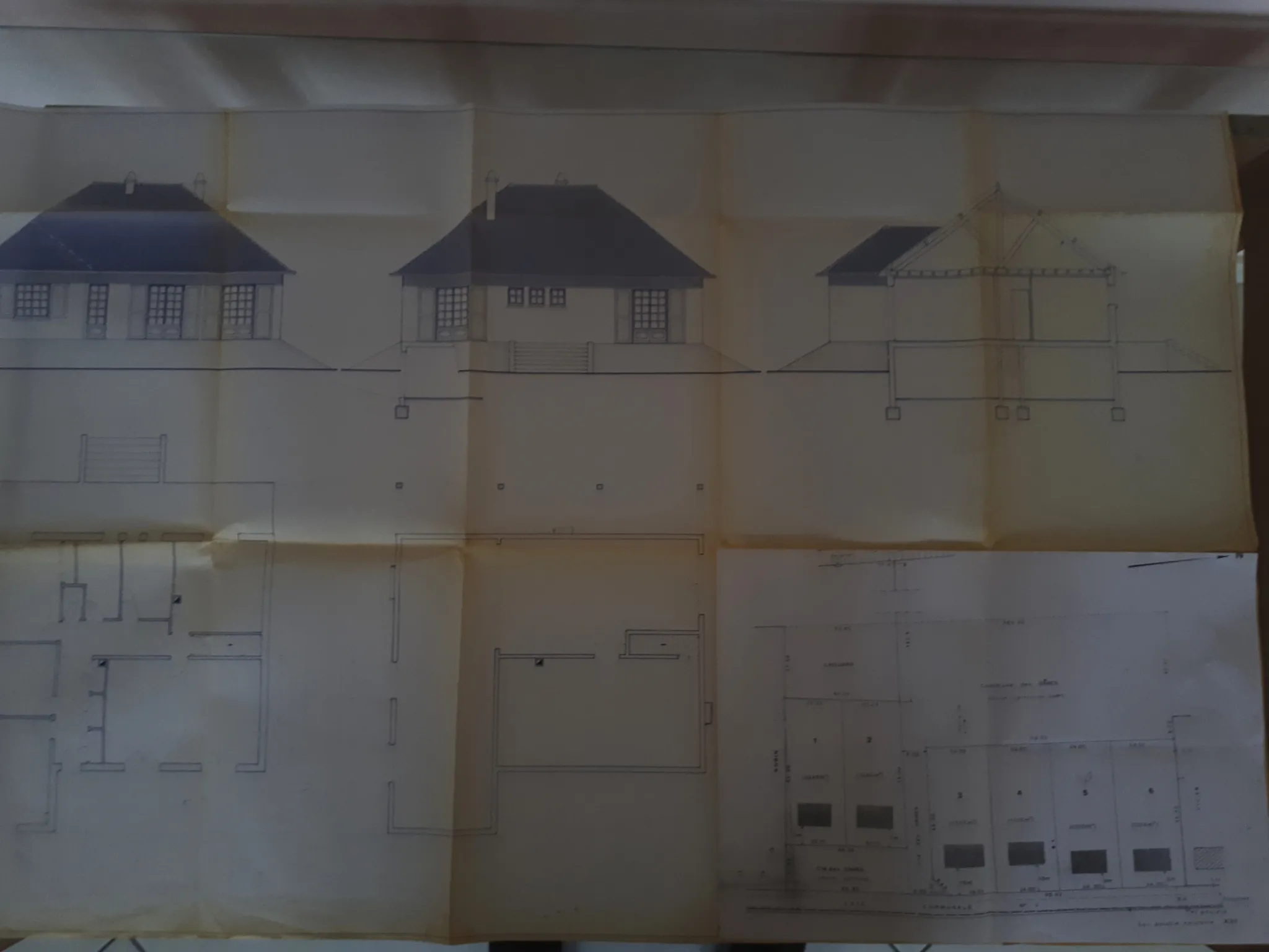 Maison lumineuse avec 6 chambres, studio et terrasse à Les Ormes - Charente 