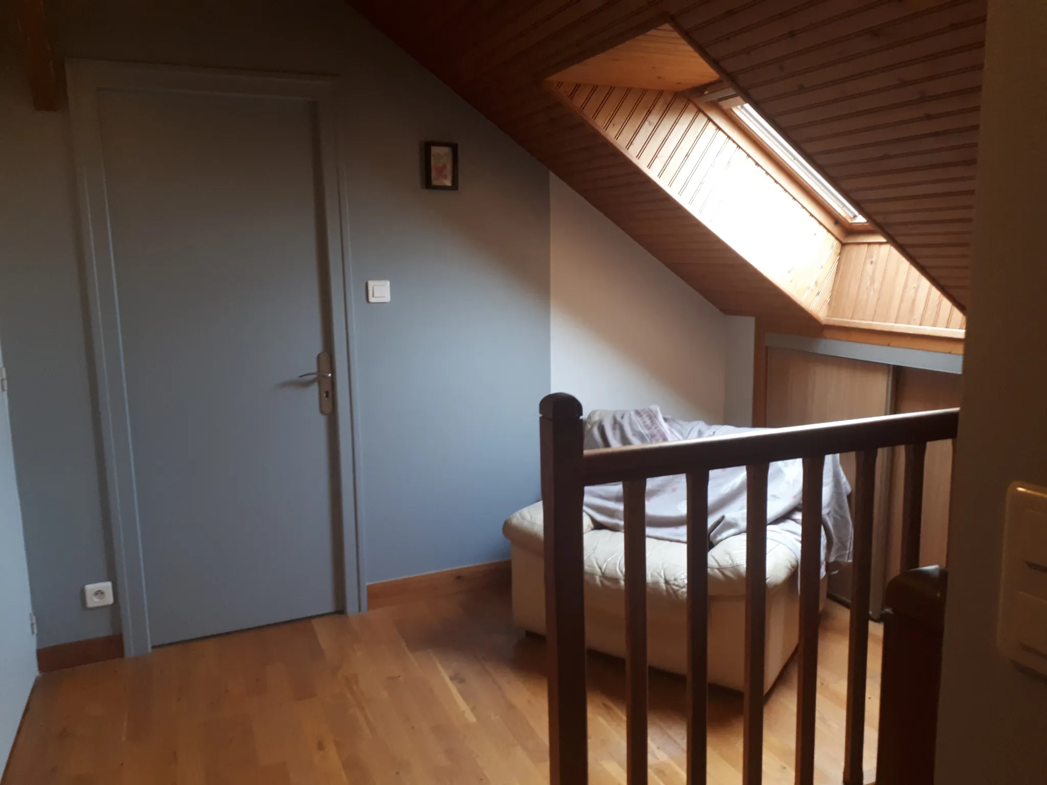 Maison lumineuse avec 6 chambres, studio et terrasse à Les Ormes - Charente 