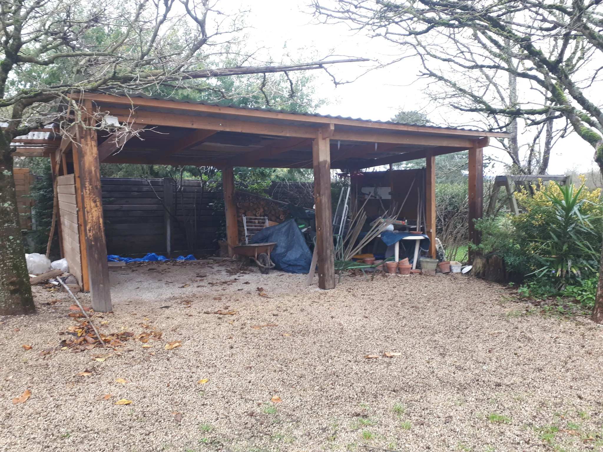 Maison lumineuse avec 6 chambres, studio et terrasse à Les Ormes - Charente 