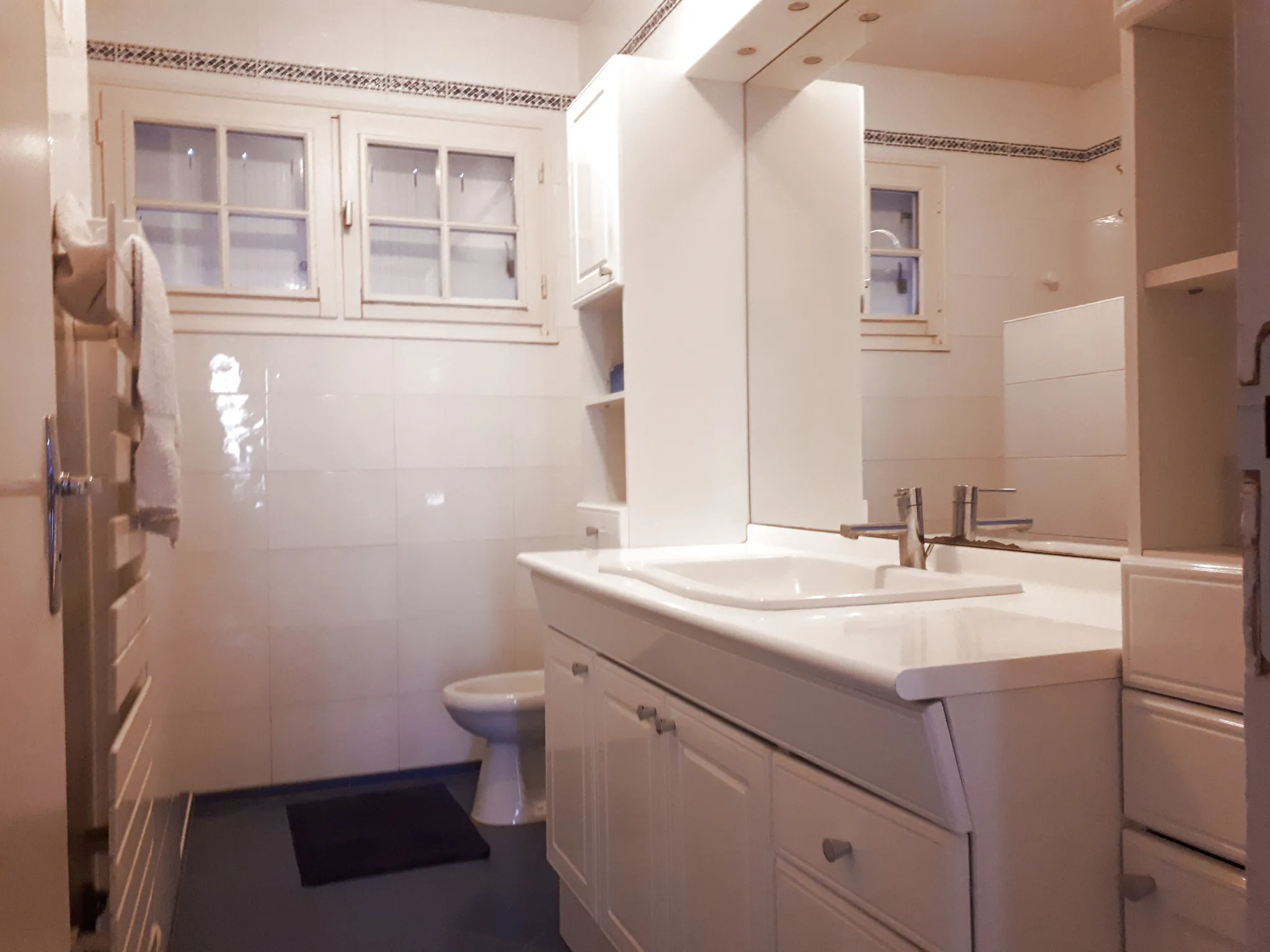 Maison lumineuse avec 6 chambres, studio et terrasse à Les Ormes - Charente 