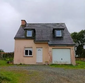 Maison T4 à Callac avec jardin et grand terrain en vente aux enchères