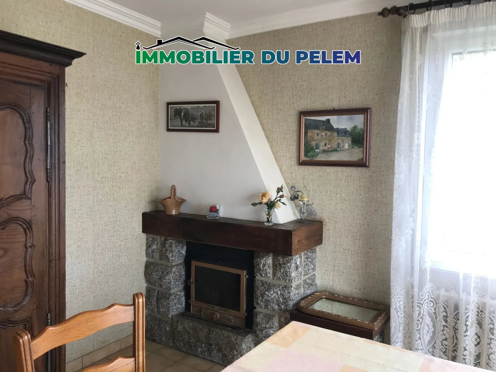 Maison familiale en campagne avec hangar et grands volumes à Saint Nicolas du Pelem 