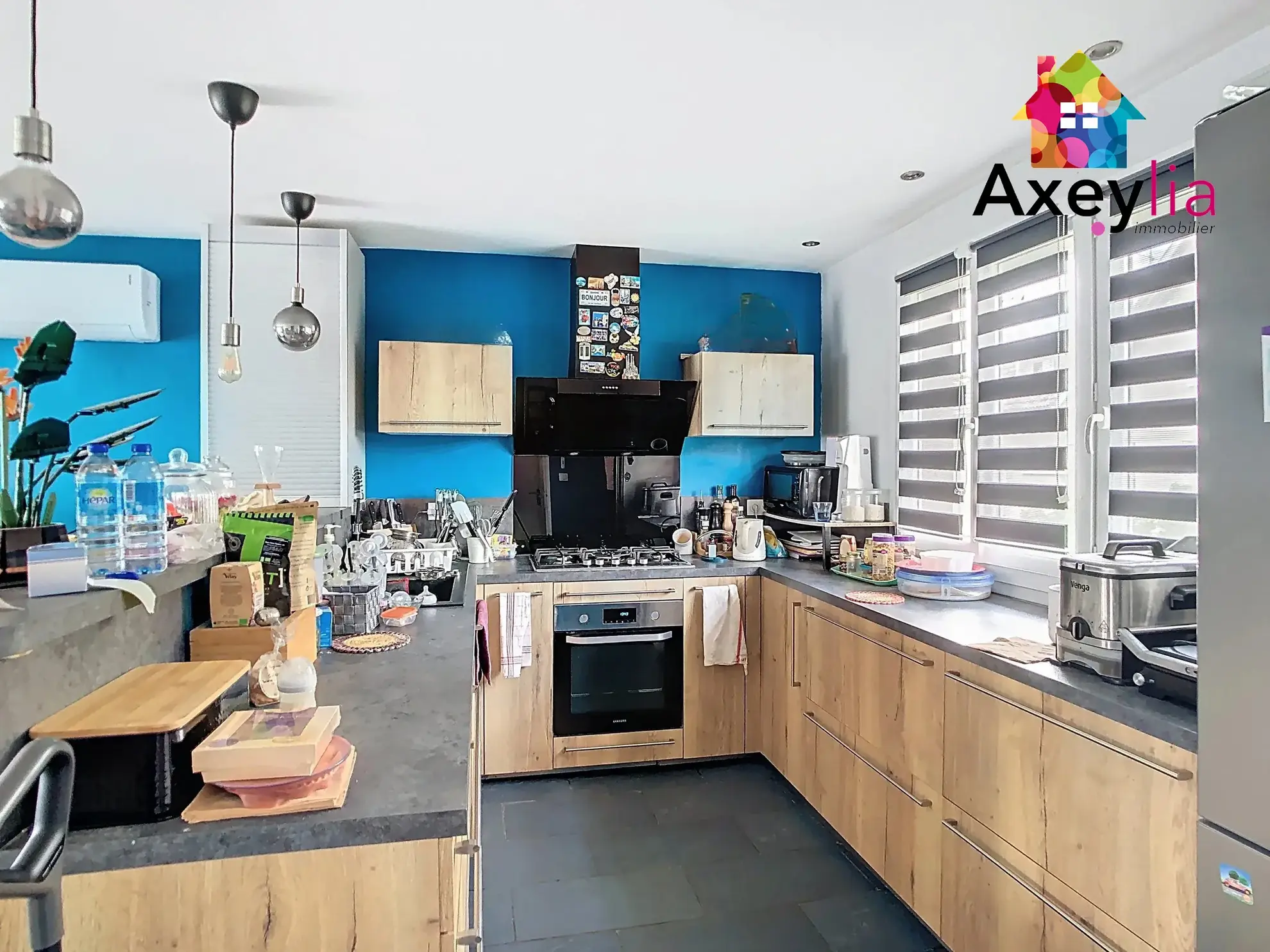 Maison familiale à Riorges avec piscine, 3 chambres, terrain arboré 