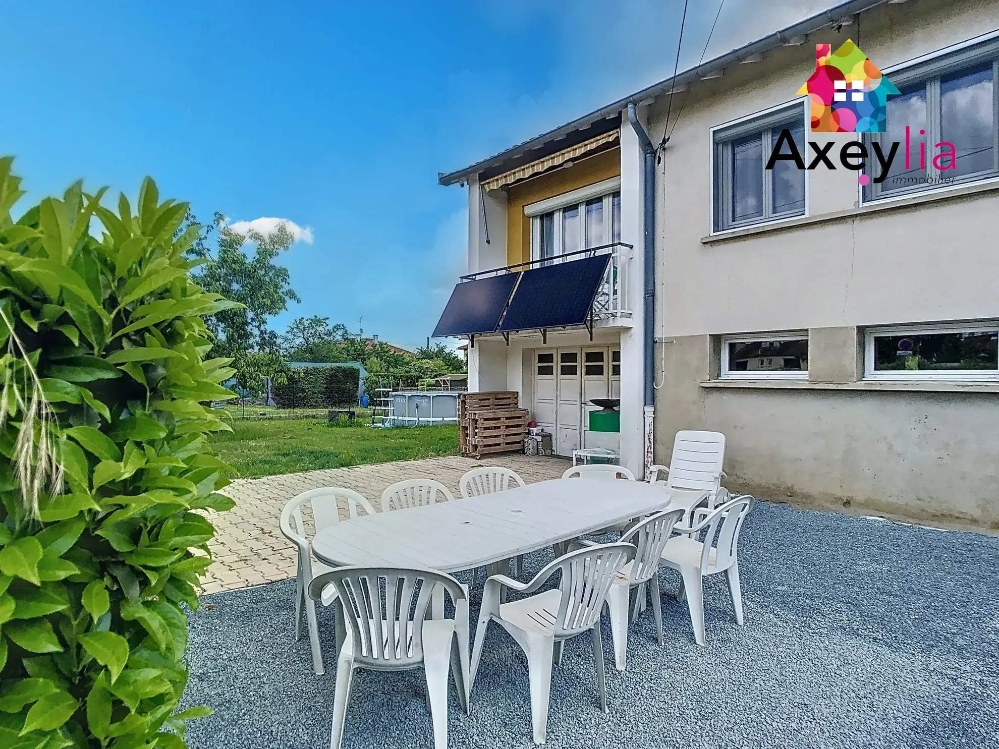 Maison familiale à Riorges avec piscine, 3 chambres, terrain arboré 