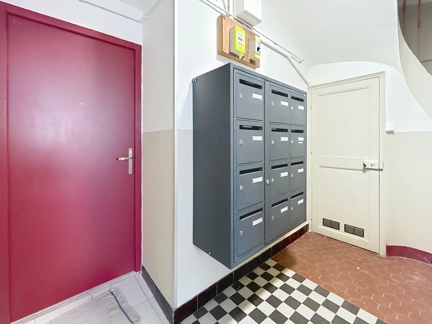 Studio meublé rénové pour investissement locatif à Marseille - Canet 