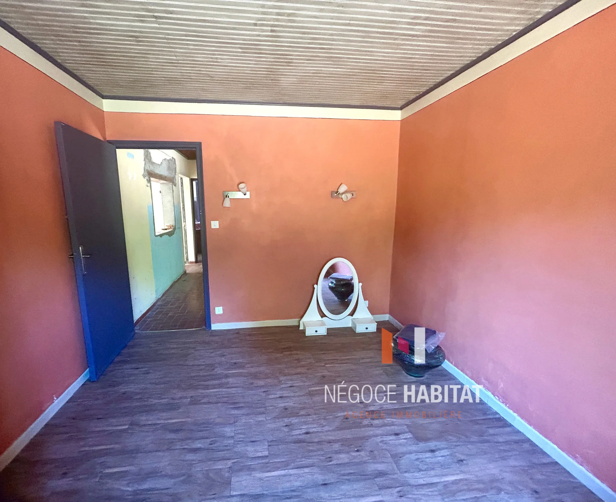 Maison à rénover avec grand potentiel à Sommières, 1443 m² de terrain 