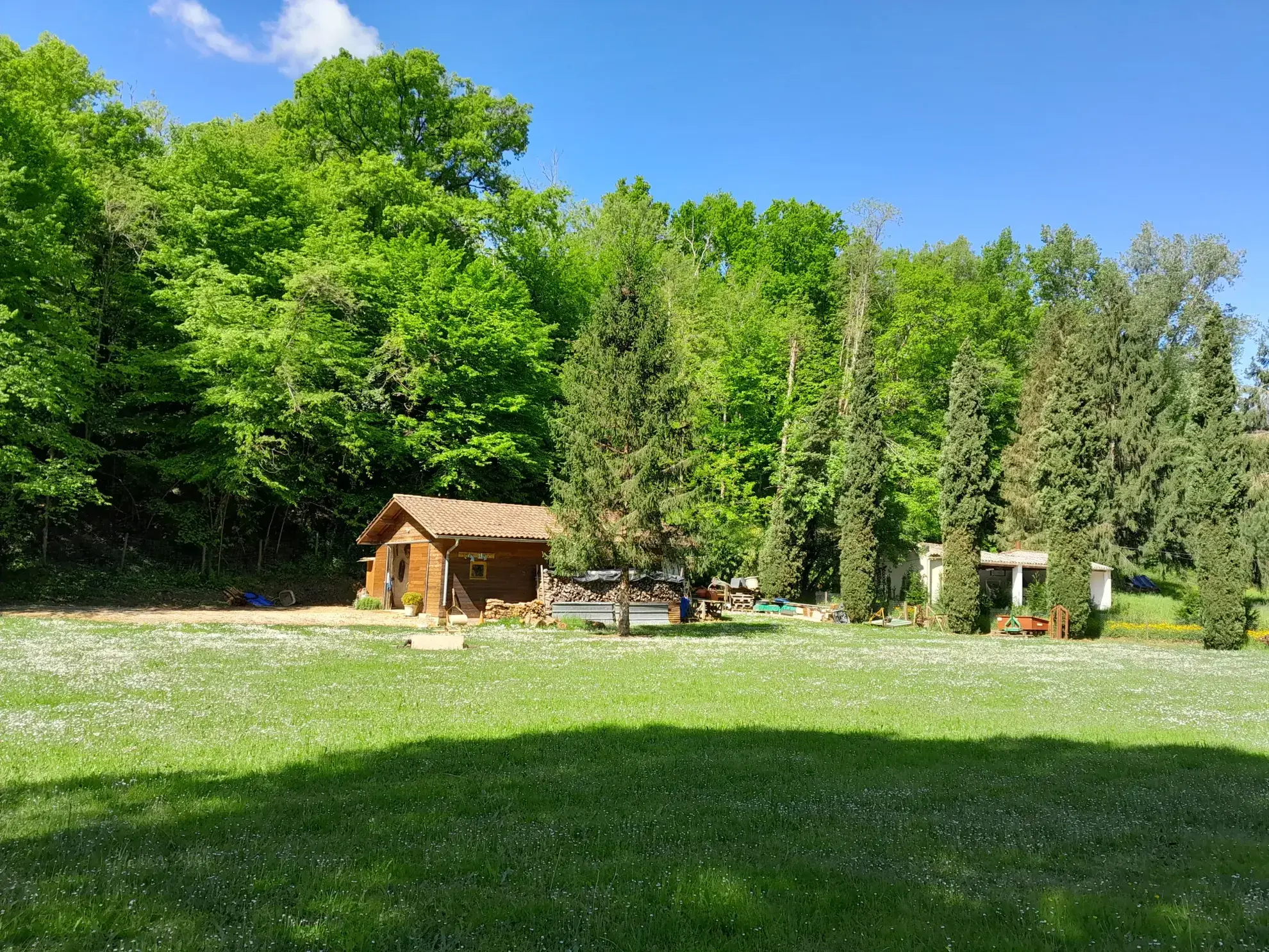 Ancienne bâtisse à réhabiliter à Moissac – projet polyvalent en campagne 