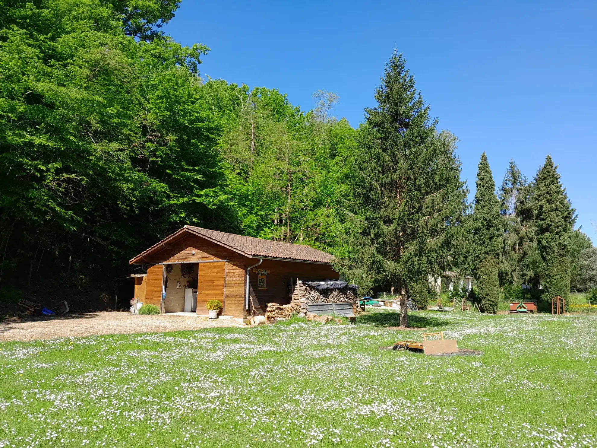 Ancienne bâtisse à réhabiliter à Moissac – projet polyvalent en campagne 