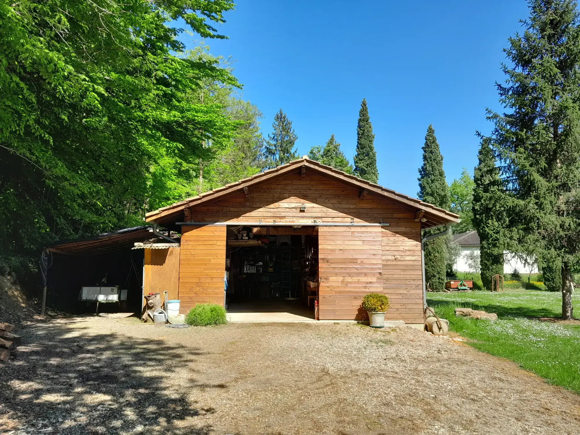 Ancienne bâtisse à réhabiliter à Moissac – projet polyvalent en campagne 