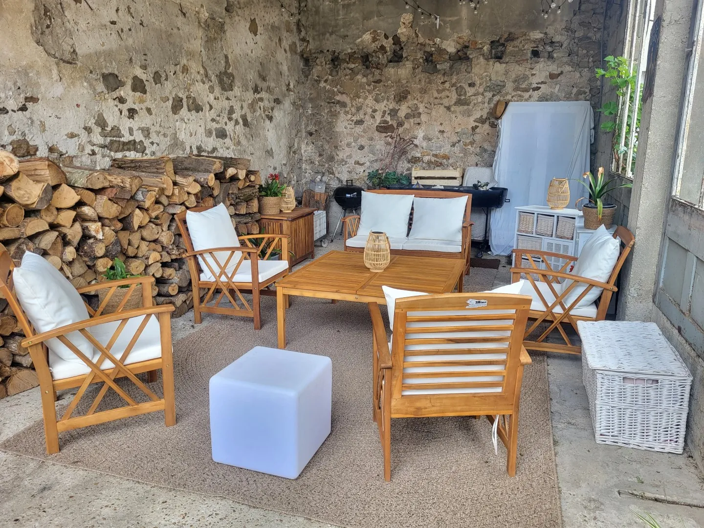 Charmante maison avec jardin et dépendance à Chezy-sur-Marne, proche gare, idéale pour projets de rénovation