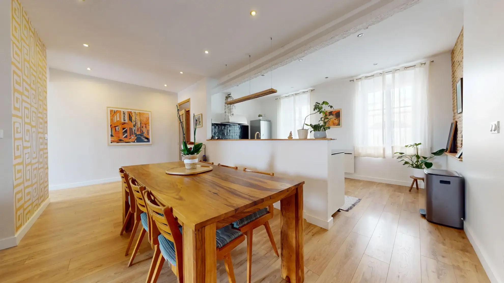 Maison de village rénovée de 185 m² avec jardin et remise à Saint-Sulpice-sur-Lèze 