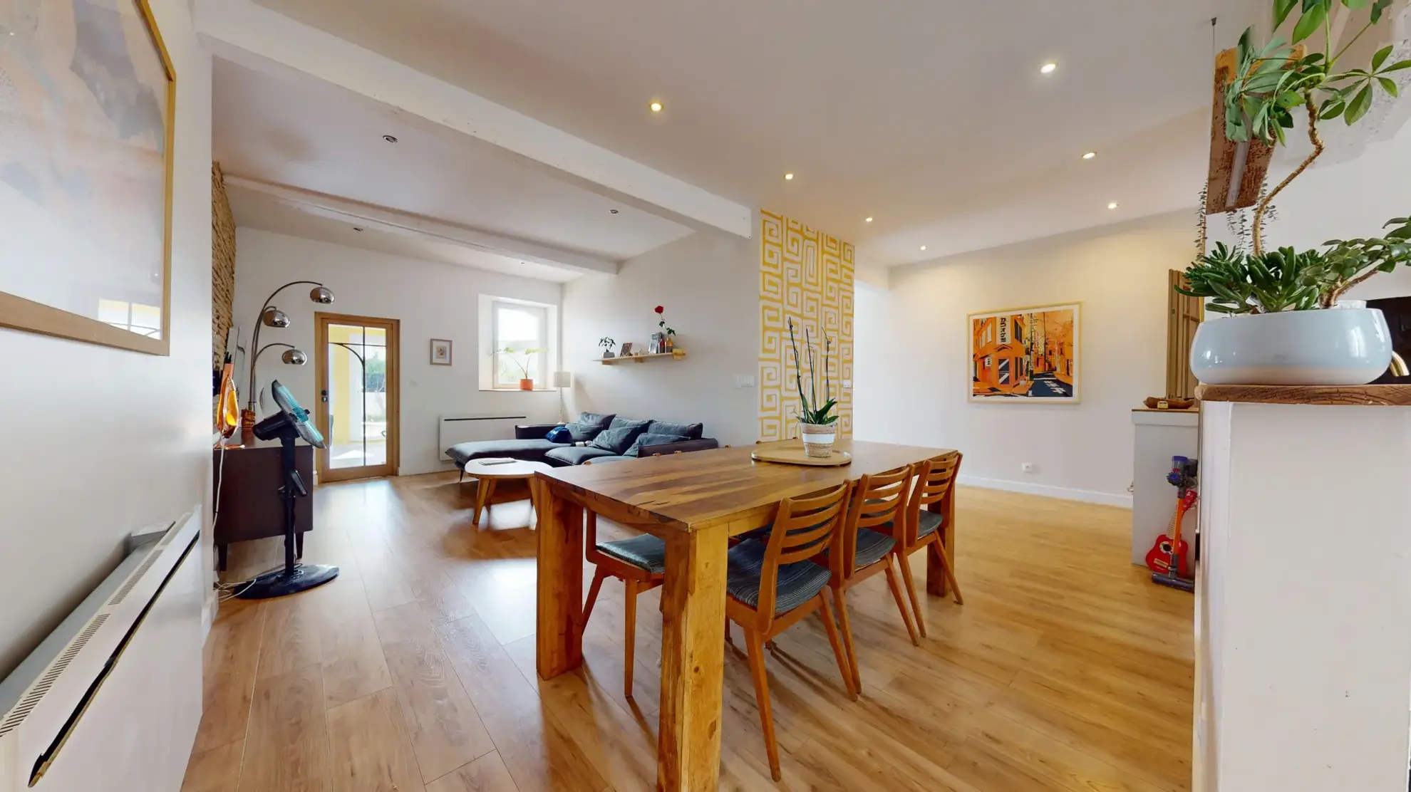 Maison de village rénovée de 185 m² avec jardin et remise à Saint-Sulpice-sur-Lèze 