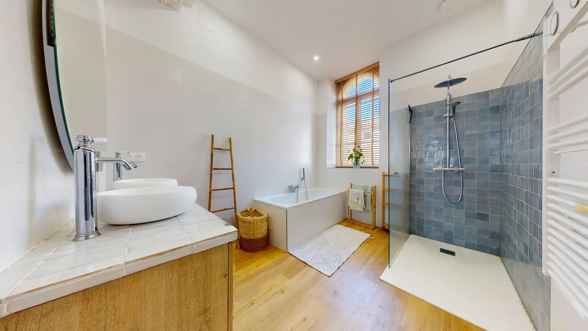 Maison de village rénovée de 185 m² avec jardin et remise à Saint-Sulpice-sur-Lèze 