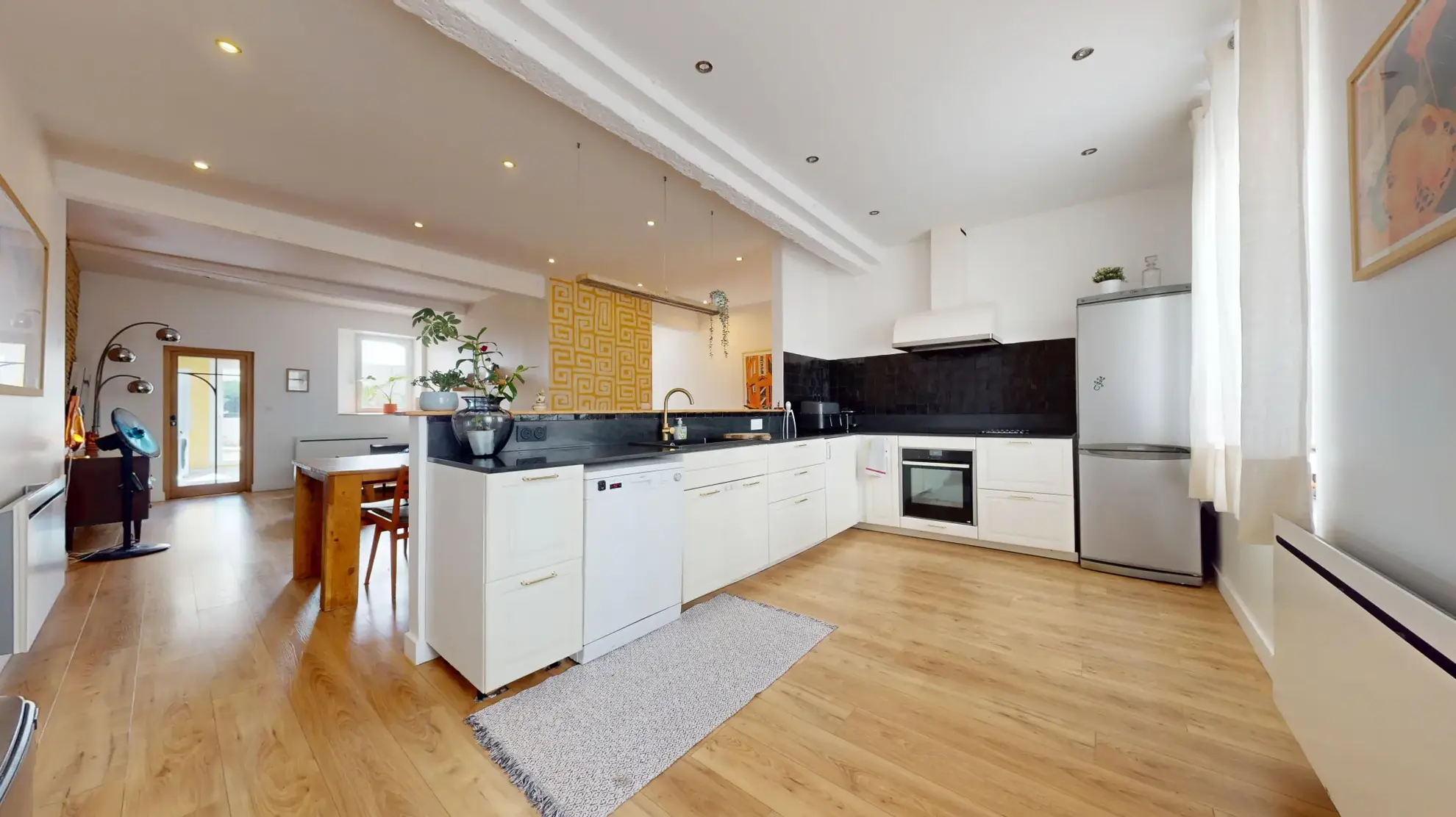 Maison de village rénovée de 185 m² avec jardin et remise à Saint-Sulpice-sur-Lèze 