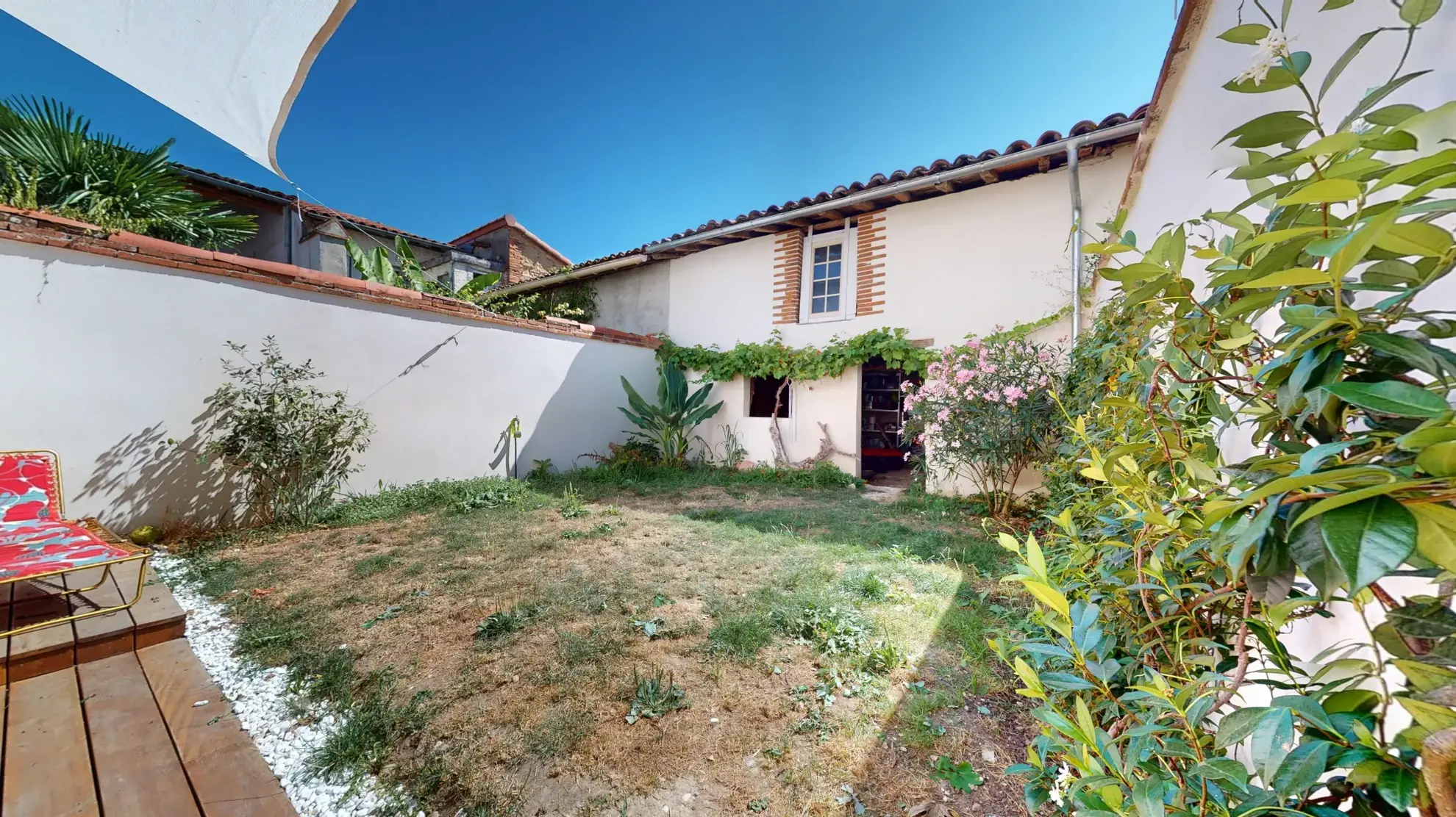 Maison de village rénovée de 185 m² avec jardin et remise à Saint-Sulpice-sur-Lèze 