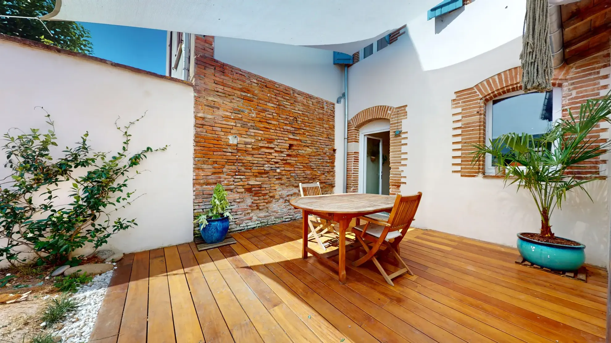 Maison de village rénovée de 185 m² avec jardin et remise à Saint-Sulpice-sur-Lèze 