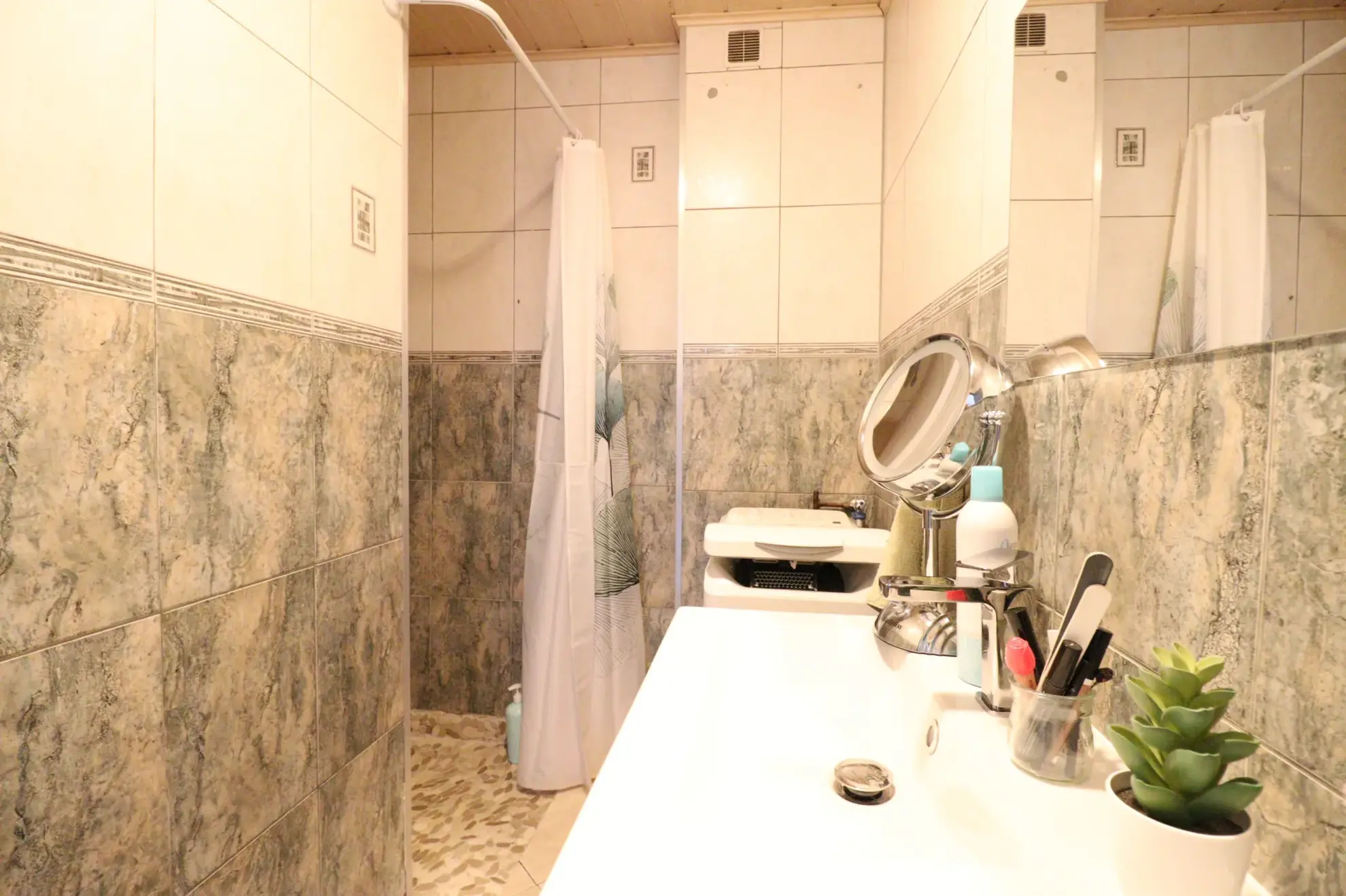 Appartement T3 lumineux avec vue sur les montagnes à Grenoble Vallier-Libération 