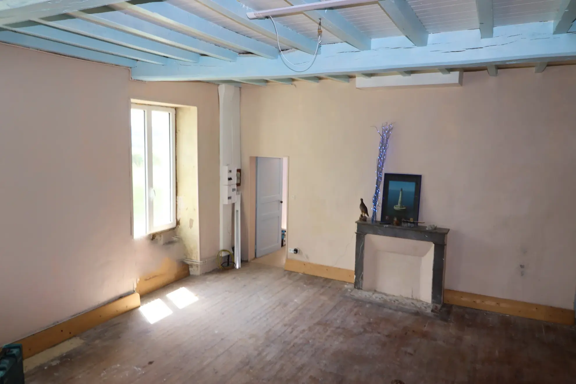 Maison de maître en pierre à Saint Ciers du Tallon à vendre, vaste terrain arboré et vue campagne 