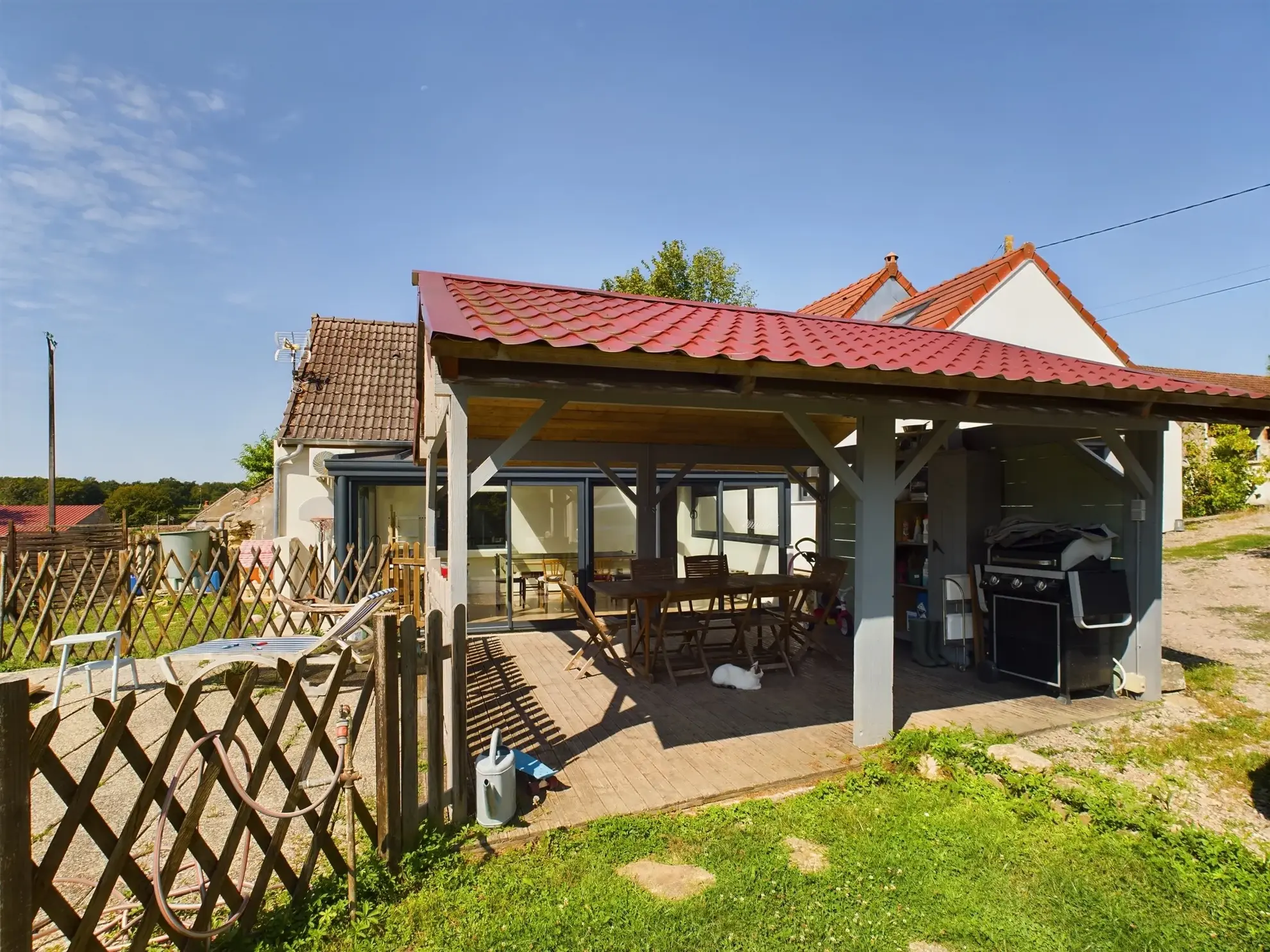 Maison de campagne rénovée avec piscine et studio indépendant à Saint-Benin-d'Azy 