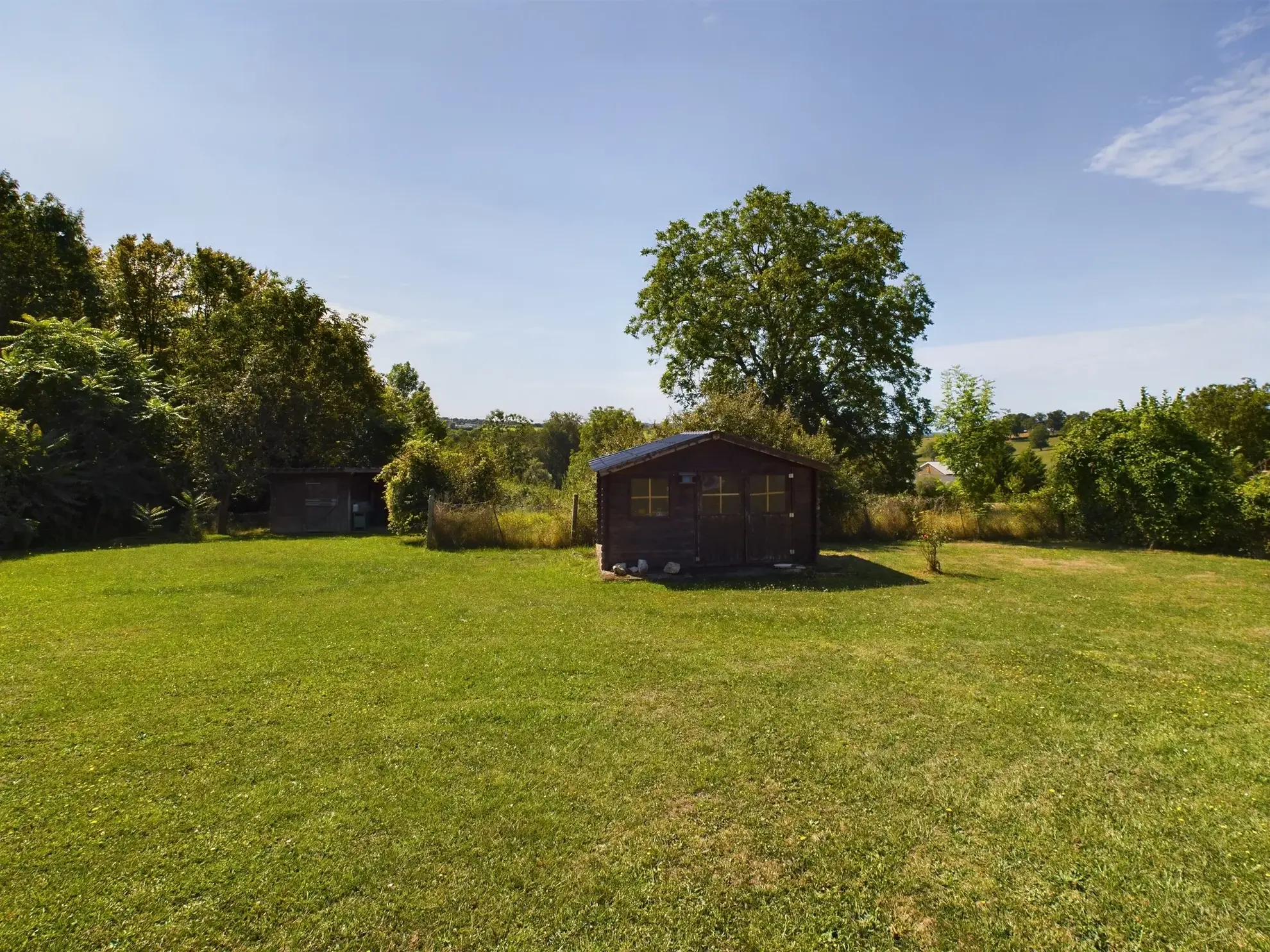 Maison de campagne rénovée avec piscine et studio indépendant à Saint-Benin-d'Azy 