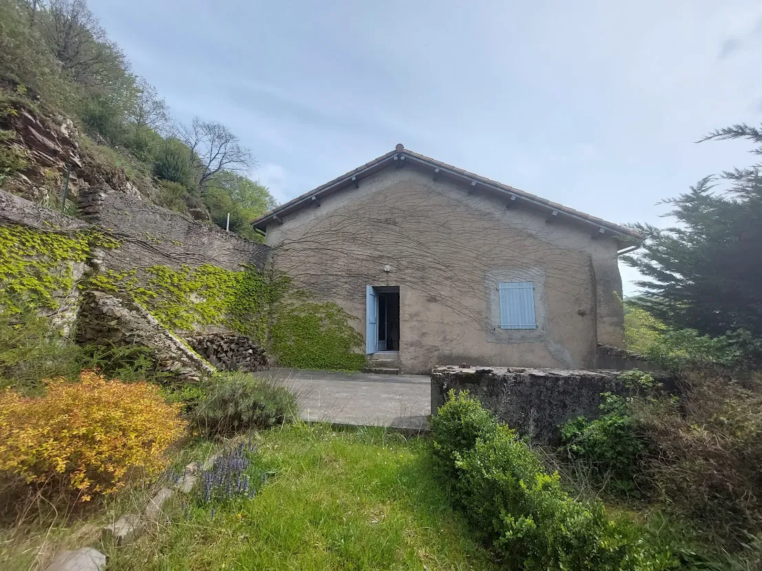 Magnifique corps de ferme rénové avec grande maison et dépendances à Melagues 