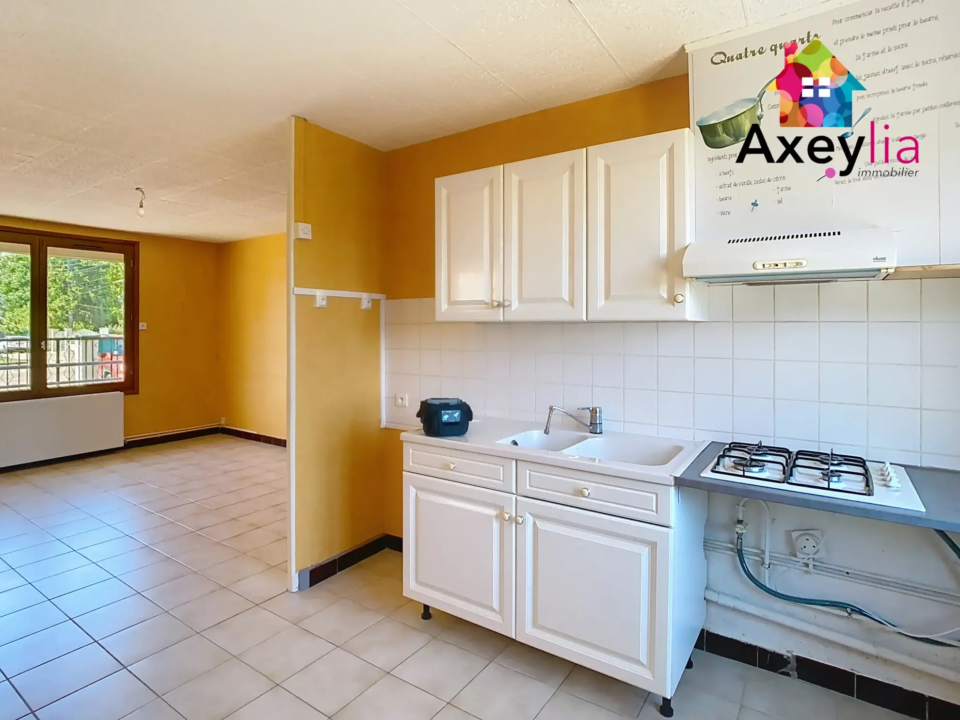 Maison de plain-pied à Roanne, 2 chambres, terrain clos 373 m², proche centre-ville 