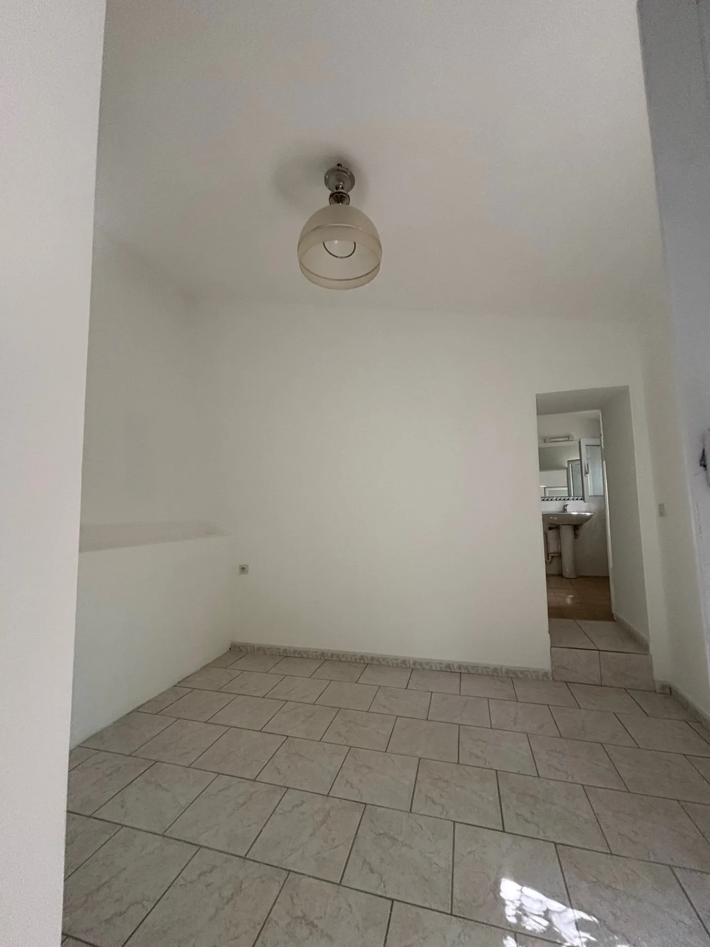 Maison T2 avec grand terrain à Nîmes, Quartier La Gazelle 