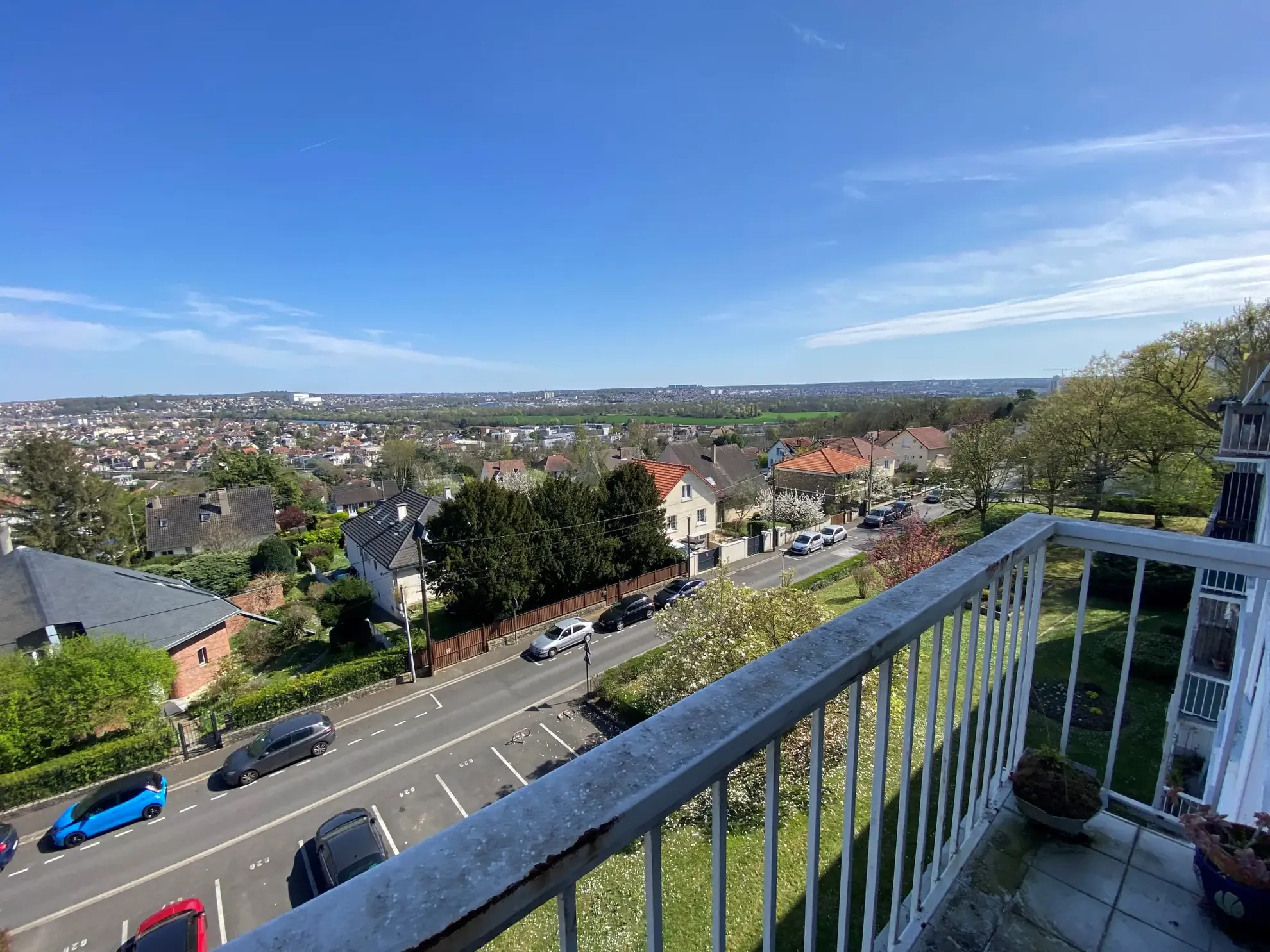 Appartement 4 pièces à vendre à Ablon-sur-Seine avec vue dégagée et parking privé 