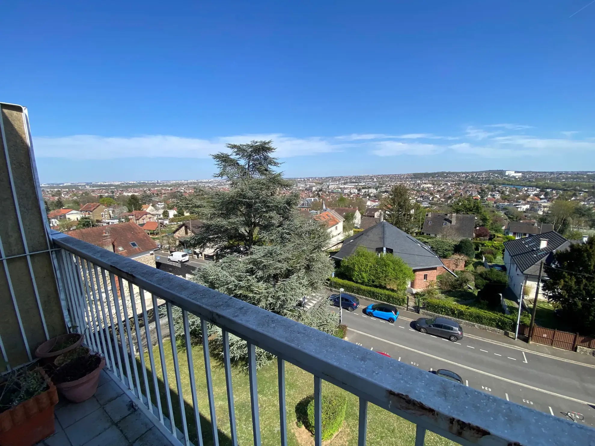 Appartement 4 pièces à vendre à Ablon-sur-Seine avec vue dégagée et parking privé 