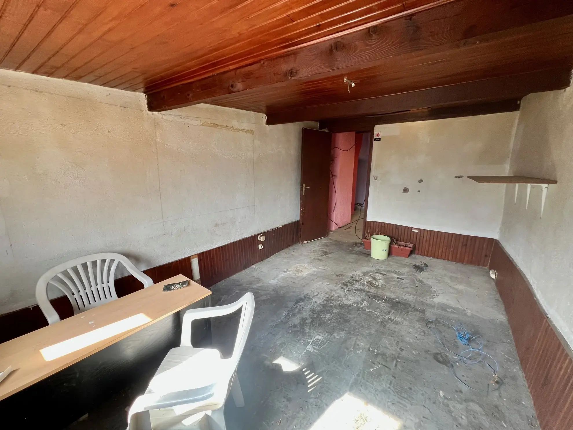 Studio à rénover de 24,50 m² en plein centre-ville de Millau 