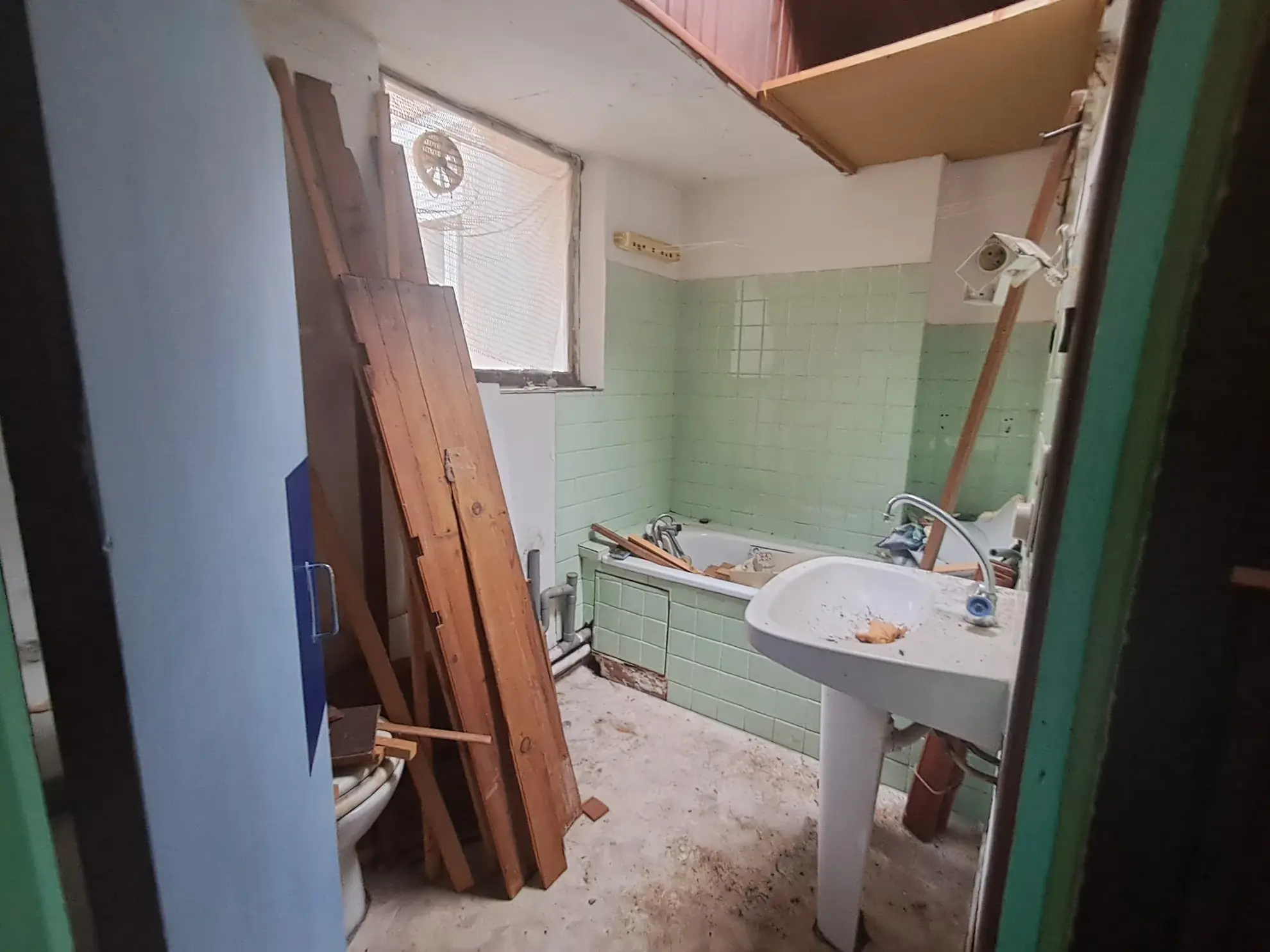 Studio à rénover de 24,50 m² en plein centre-ville de Millau 