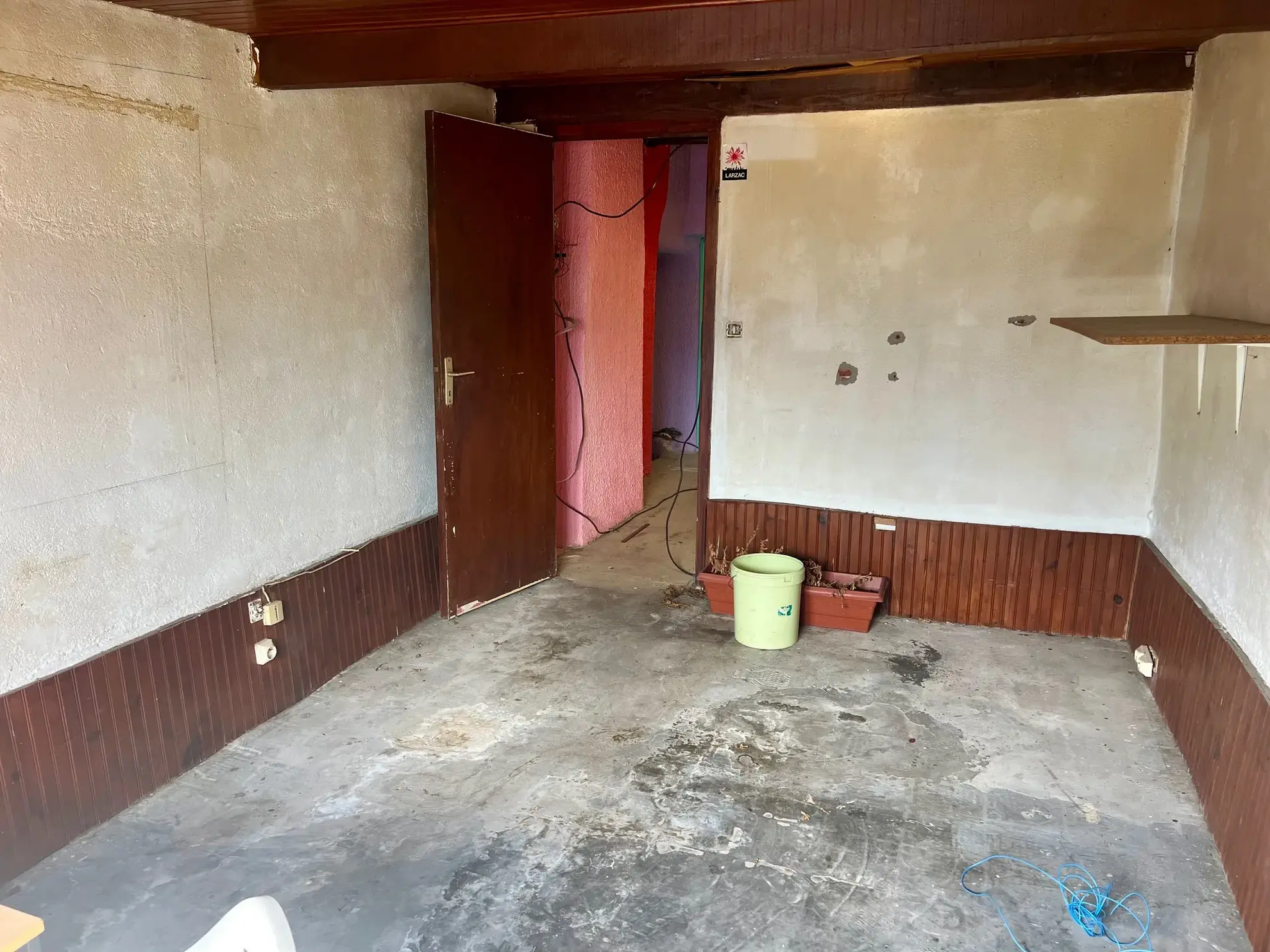 Studio à rénover de 24,50 m² en plein centre-ville de Millau 