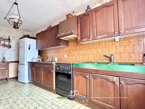 Maison jumelée à Ruffey-les-Echirey avec 4 chambres et jardin, proche Dijon 