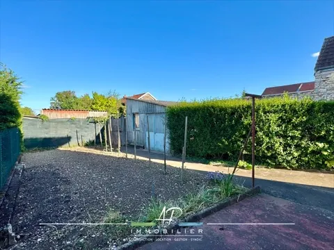 Maison jumelée à Ruffey-les-Echirey avec 4 chambres et jardin, proche Dijon 