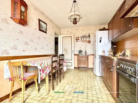 Maison jumelée à Ruffey-les-Echirey avec 4 chambres et jardin, proche Dijon 