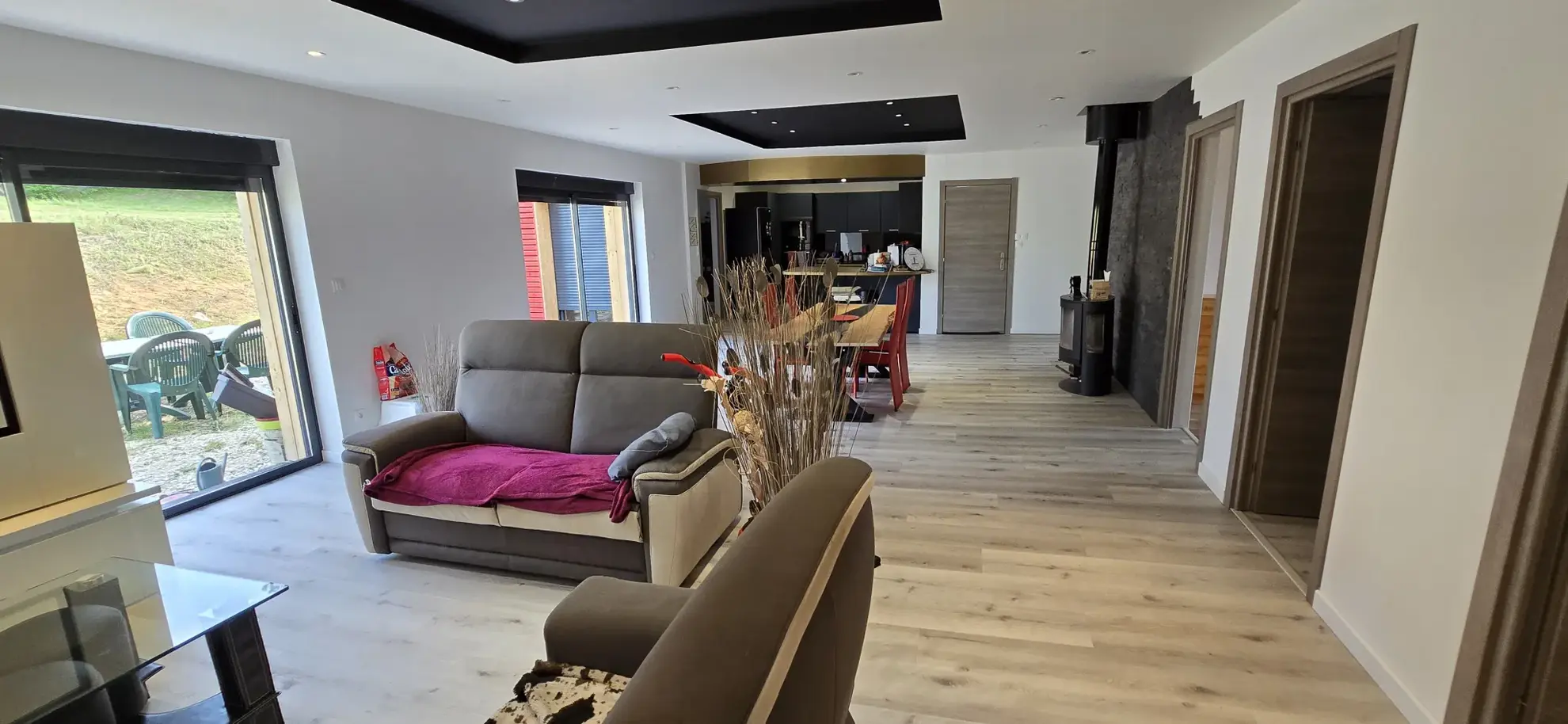 Maison récente de 122 m² avec terrasse et garage à Larians et Munans 