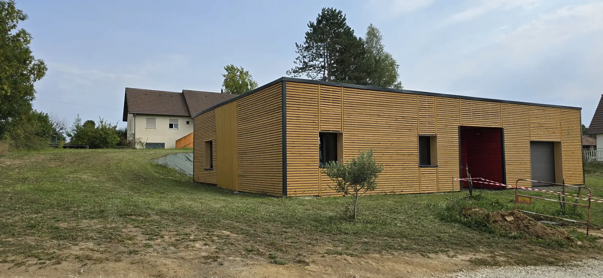 Maison récente de 122 m² avec terrasse et garage à Larians et Munans 