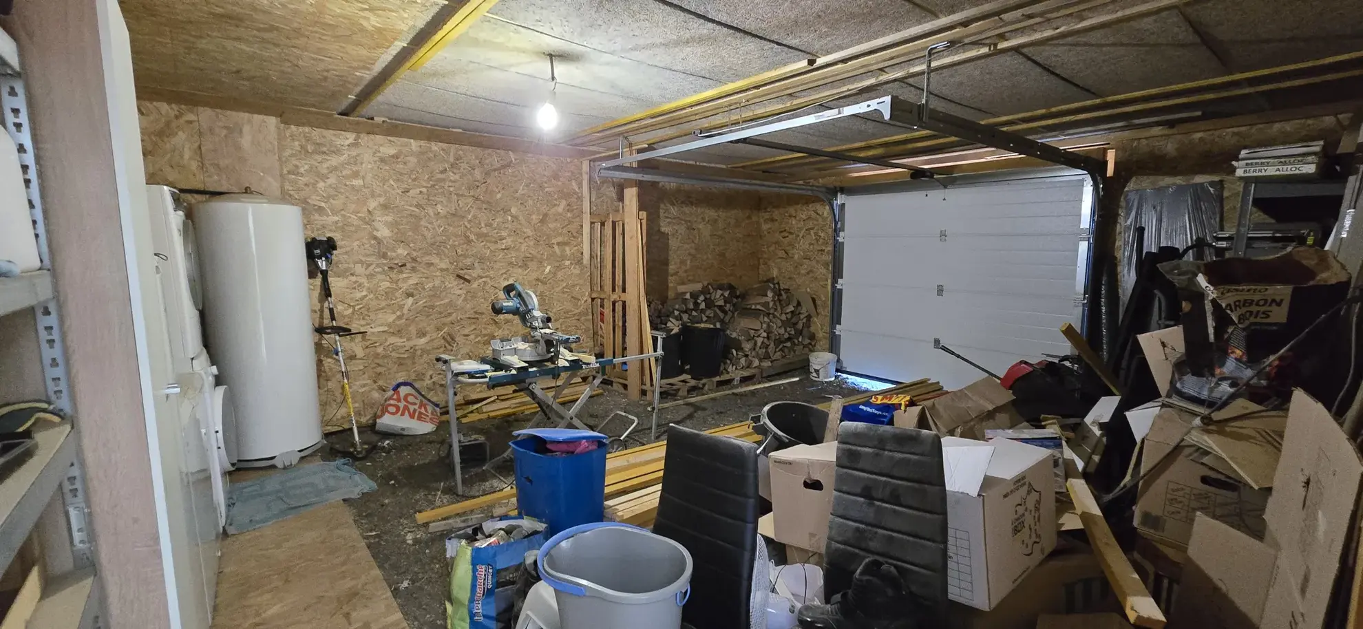 Maison récente de 122 m² avec terrasse et garage à Larians et Munans 