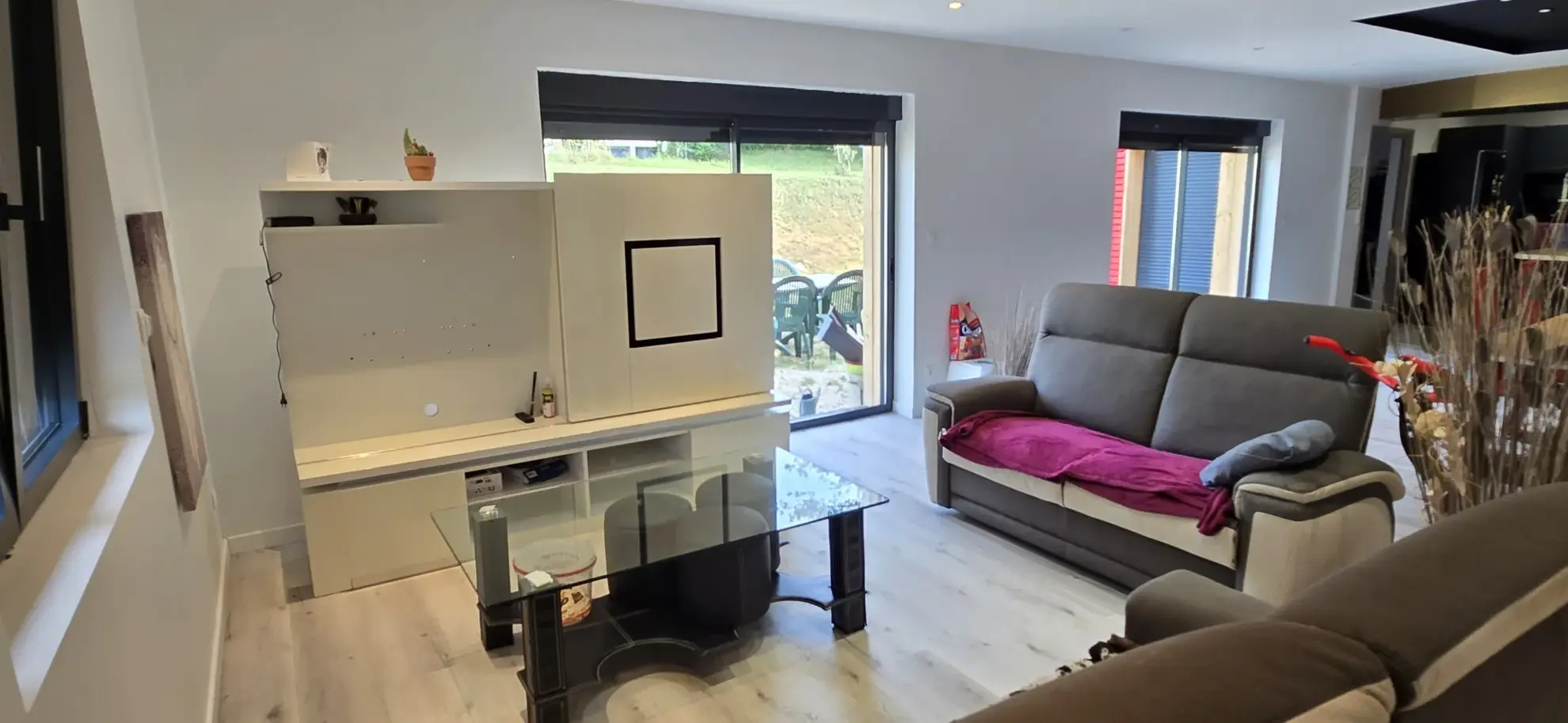 Maison récente de 122 m² avec terrasse et garage à Larians et Munans 