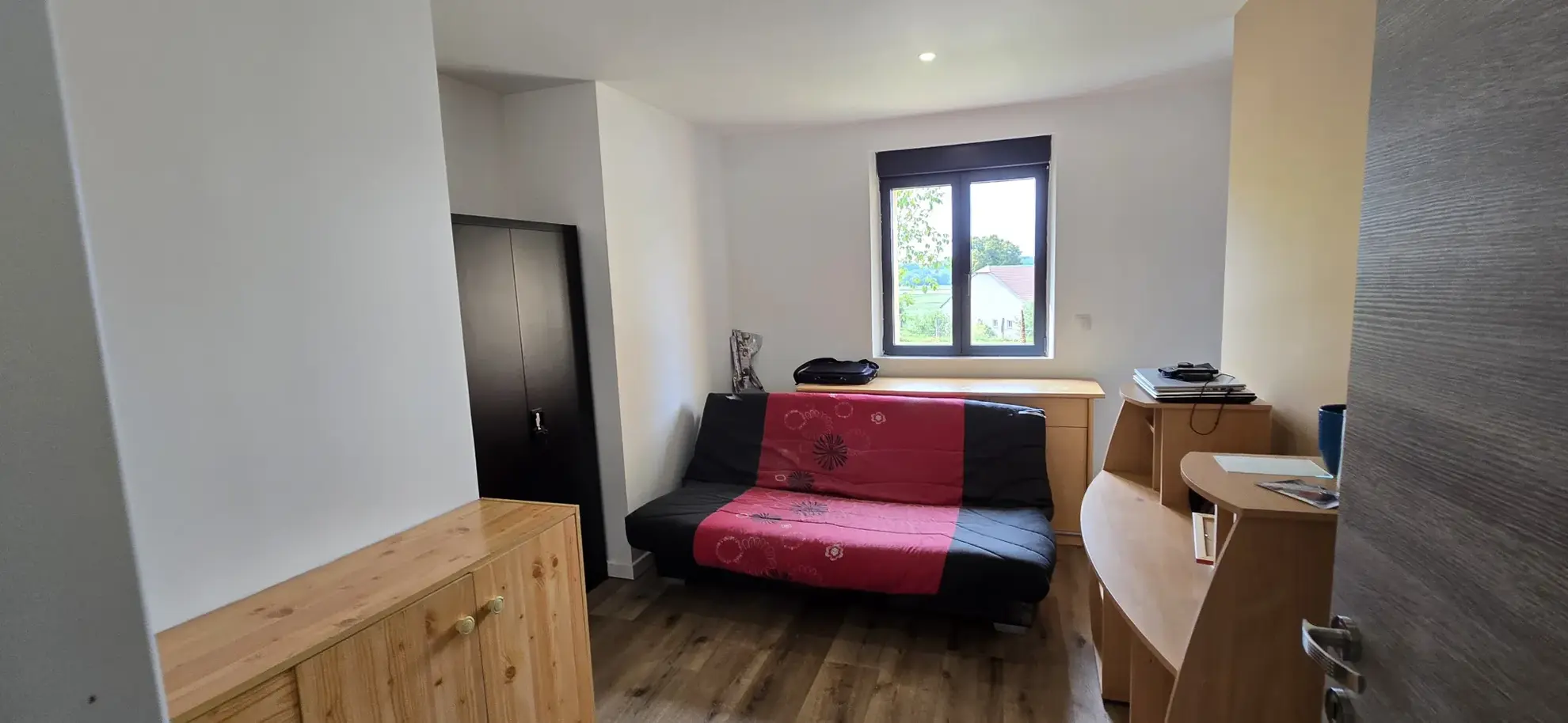 Maison récente de 122 m² avec terrasse et garage à Larians et Munans 