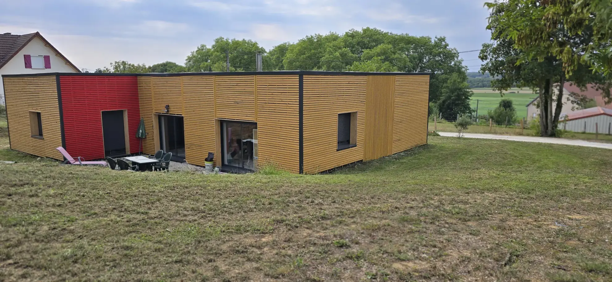 Maison récente de 122 m² avec terrasse et garage à Larians et Munans 