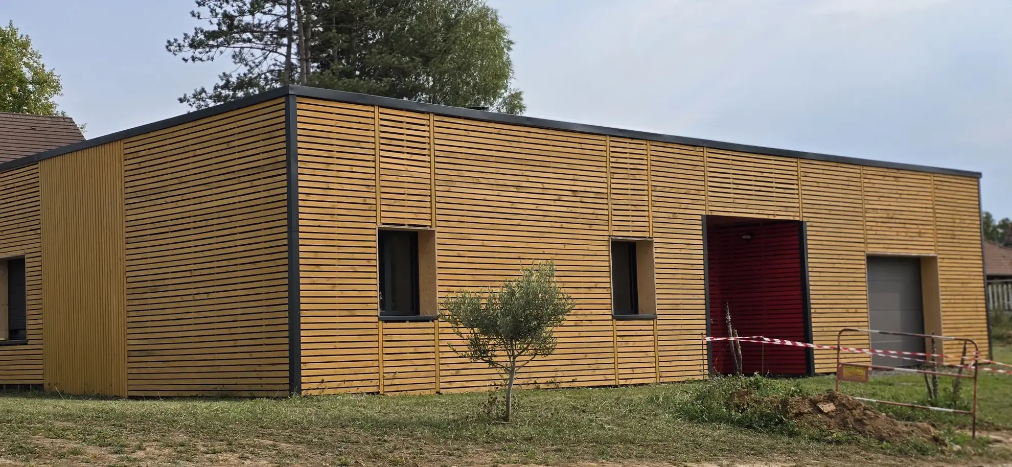 Maison récente de 122 m² avec terrasse et garage à Larians et Munans 