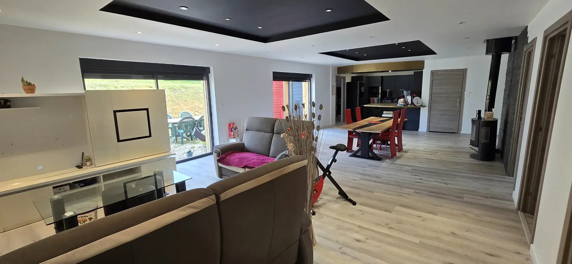 Maison récente de 122 m² avec terrasse et garage à Larians et Munans 