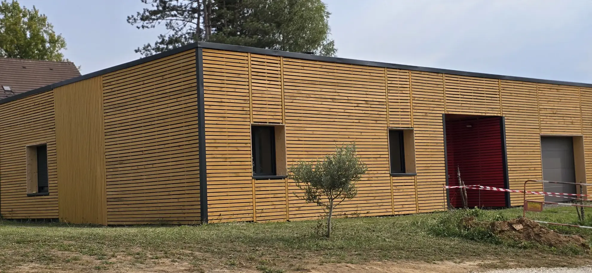 Maison récente de 122 m² avec terrasse et garage à Larians et Munans