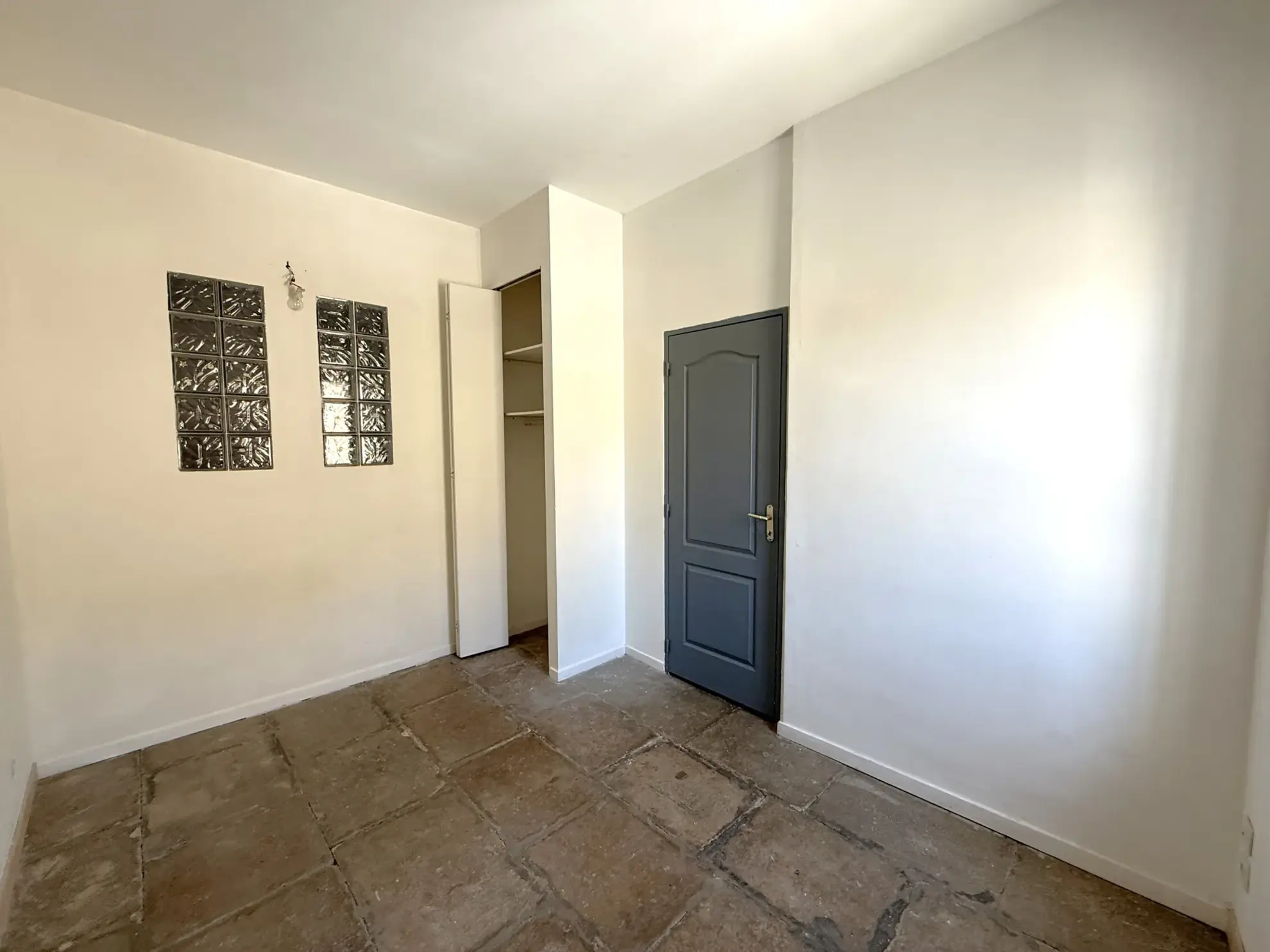 Maison de village rénovée de 76 m² avec extérieur à Vauvert 