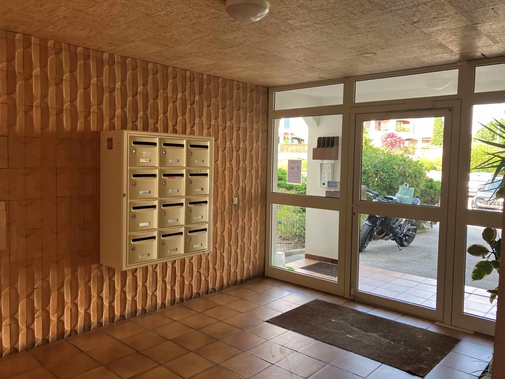 T3 avec ascenseur à Hyères, proche centre-ville, dernier étage 