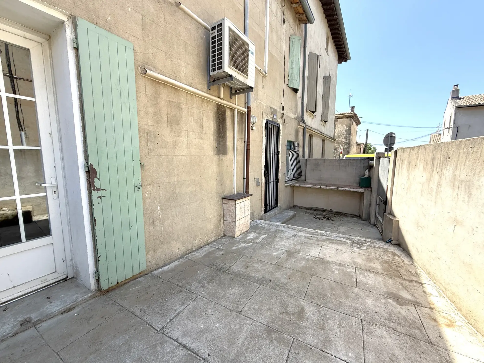 Maison de village rénovée de 76 m² avec extérieur à Vauvert 