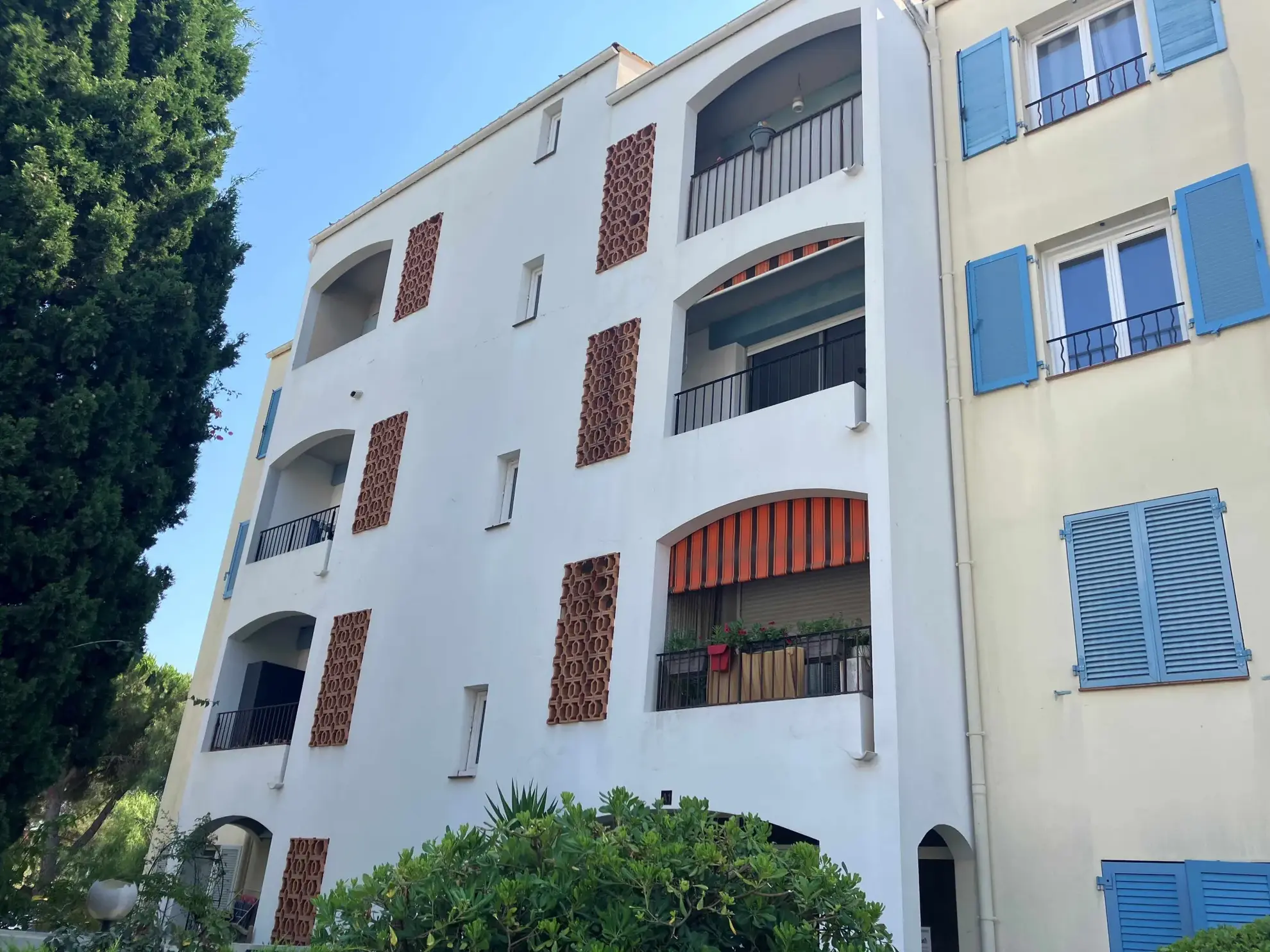 T3 avec ascenseur à Hyères, proche centre-ville, dernier étage 