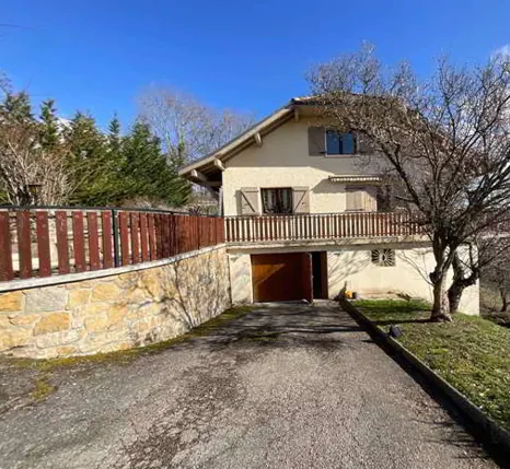 Villa 6 chambres à La Muraz avec grand terrain - Vente aux enchères