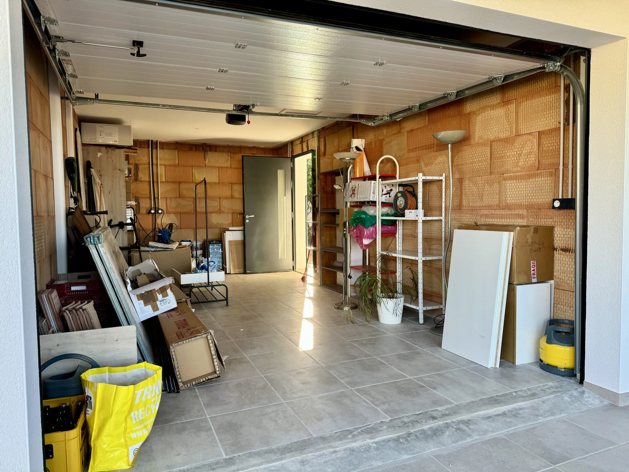 Maison neuve de plain-pied avec piscine et garage à Saint Didier sous Aubenas 